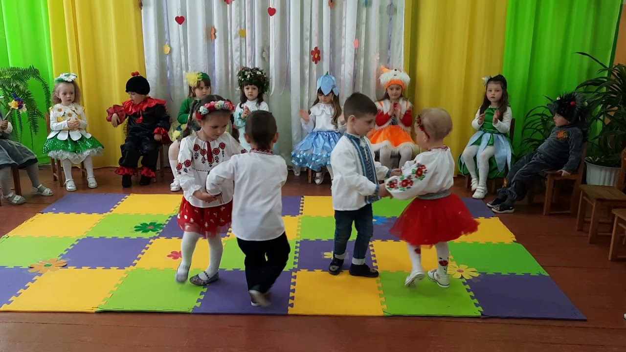 Свято МАТЕРІ, молодша група