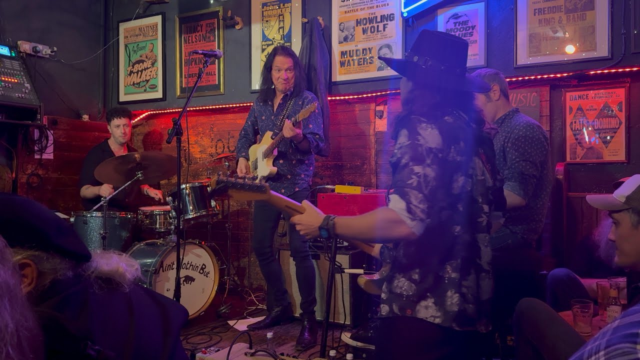 Robben Ford & Bruno Giacomazzi - White Rock Beer...8 Cents (Live at Ain't Nothin' But, London)