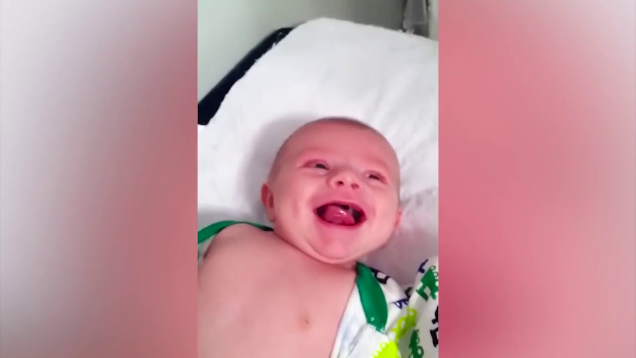 Cute Baby's Reaction to Parents Kiss- Funny Baby and Family