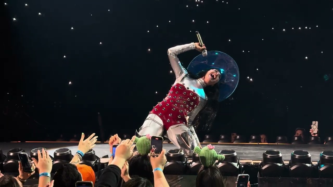 Mannequin - Katy Perry Lifetimes Tour Melbourne N4 (Eternity)