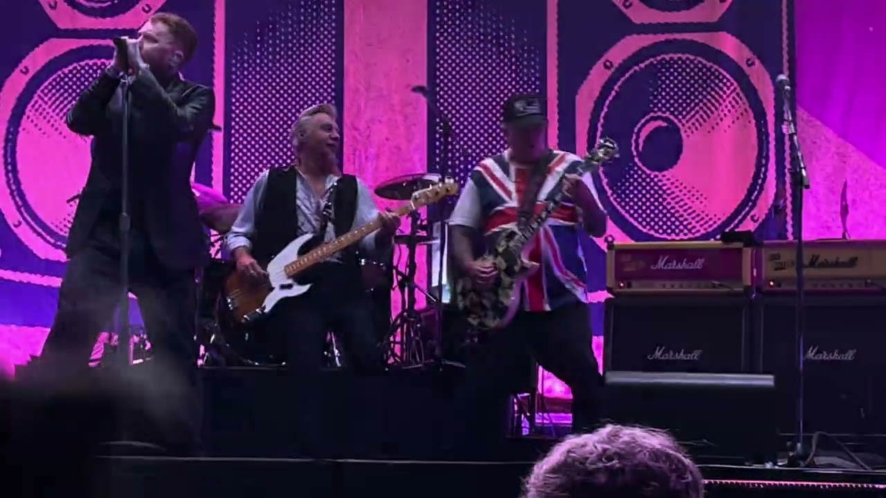 Sex Pistols & Frank Carter - Holidays In The Sun/Seventeen/New York (Live 2025)