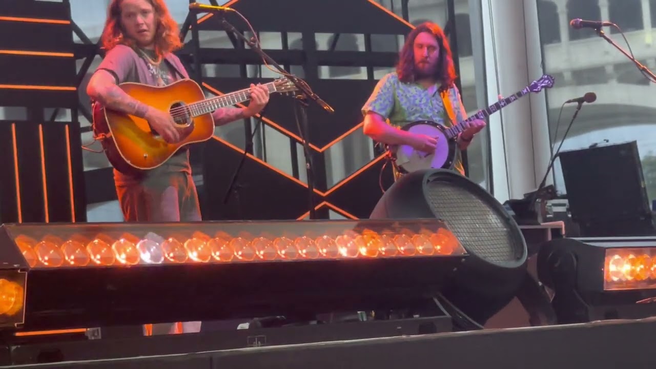 Billy Strings ‘’Living Like an Animal’’ / ‘’Long Forgotten Dream’’ 6/13/23 Cleveland, Ohio