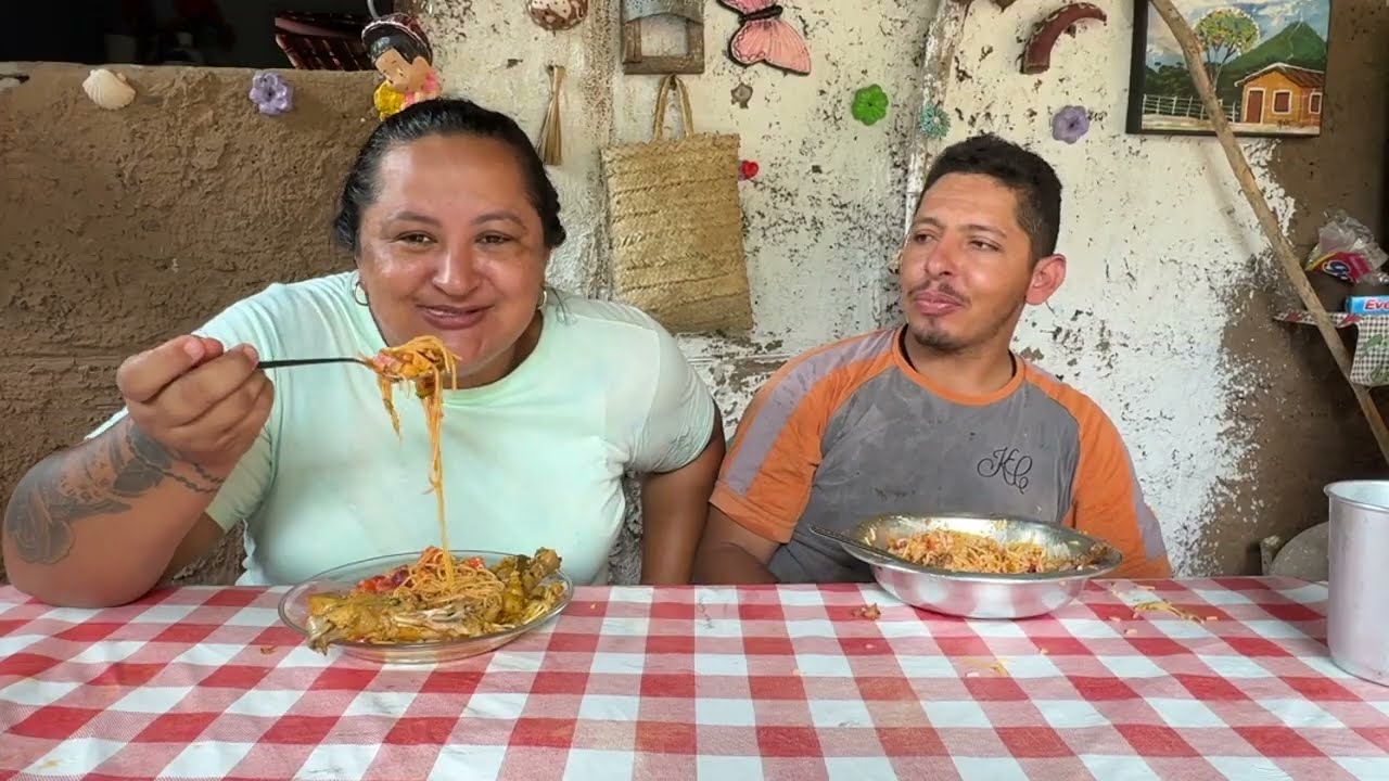 Vamos almoçar com agente esse delicioso frango conzido 🙏🏻gratidão 
