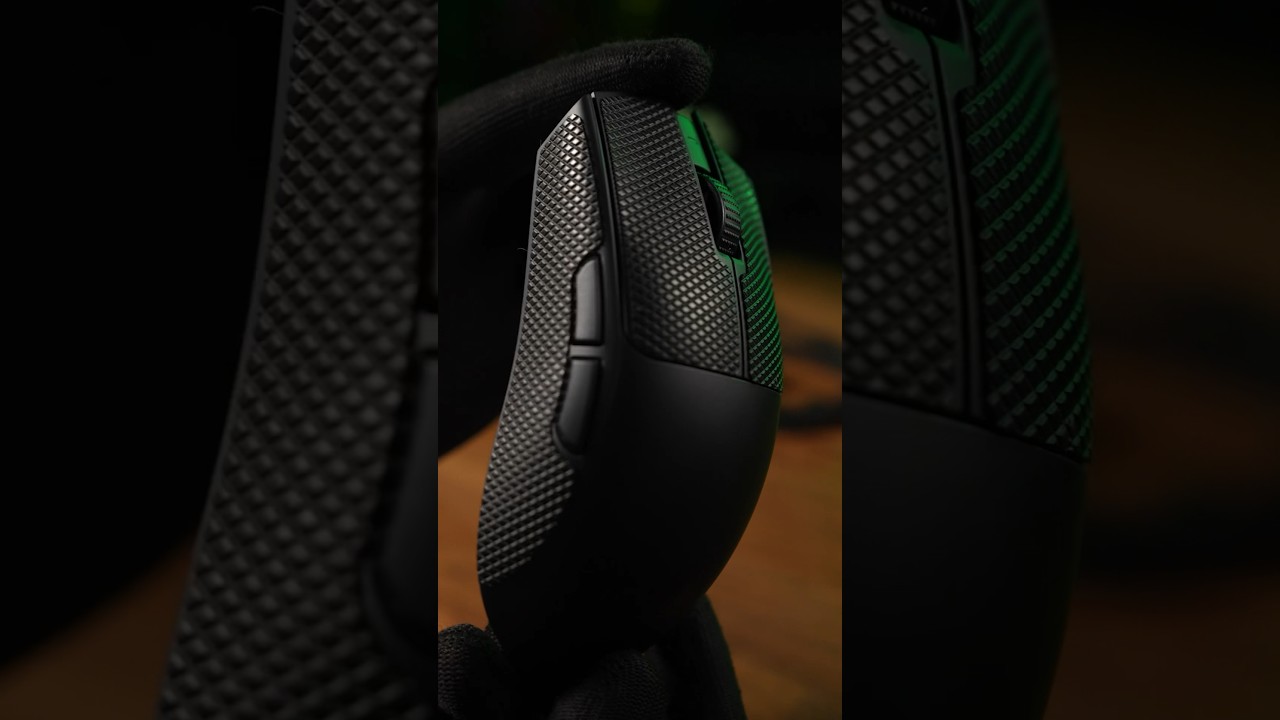 It&rsquo;s finally here&mdash;the Razer Viper V3 Pro.#razer #viperv3pro #gaming #gamingmouse #esports