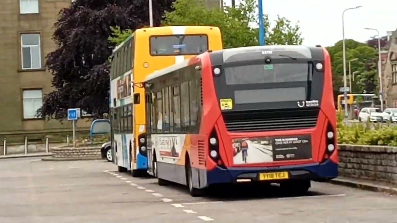 autobusy w Kirkcaldy bus station