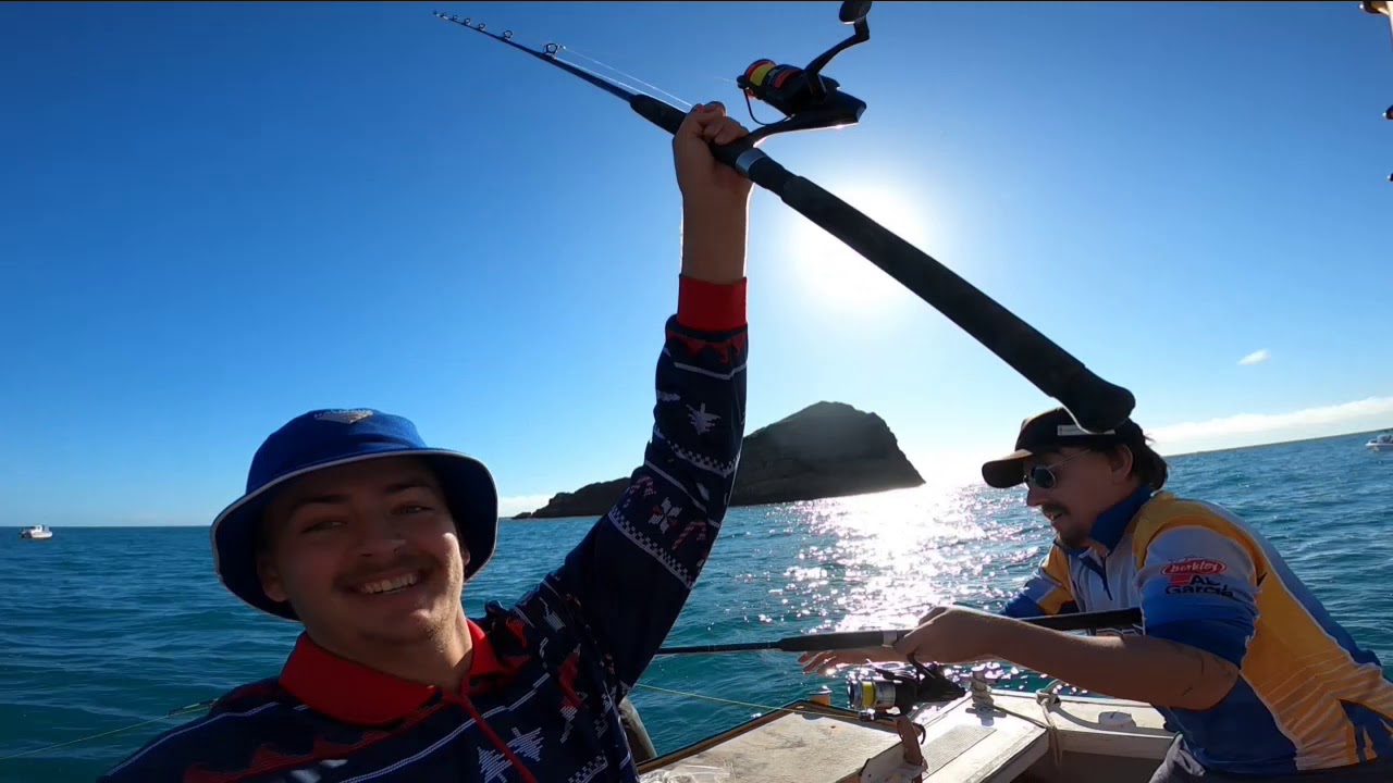 Catching  big reef fishing off yeppoon