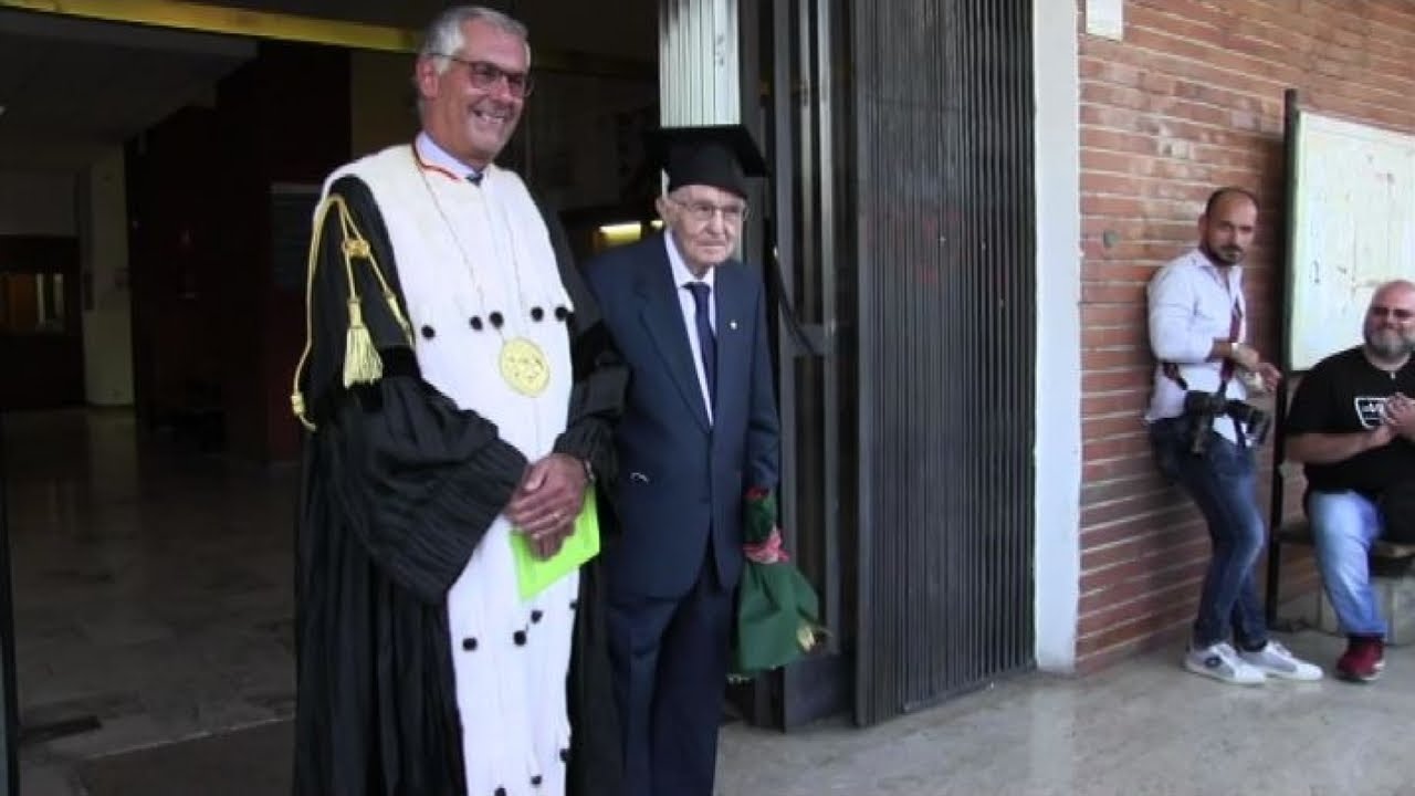 Palermo, si laurea a 97 anni: è il più anziano di Italia
