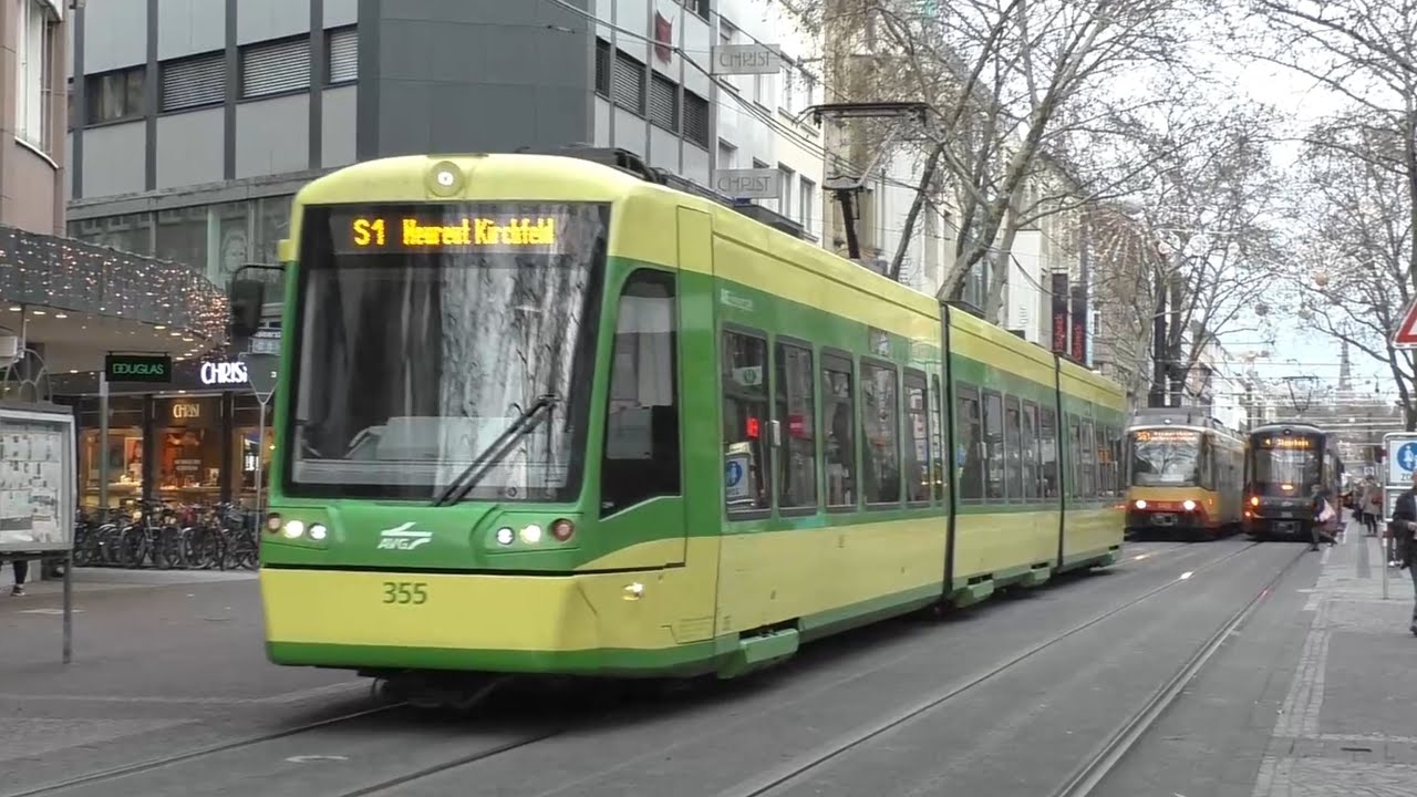 Abschied der Karlsruher Stadtbahn in der Kaiserstraße