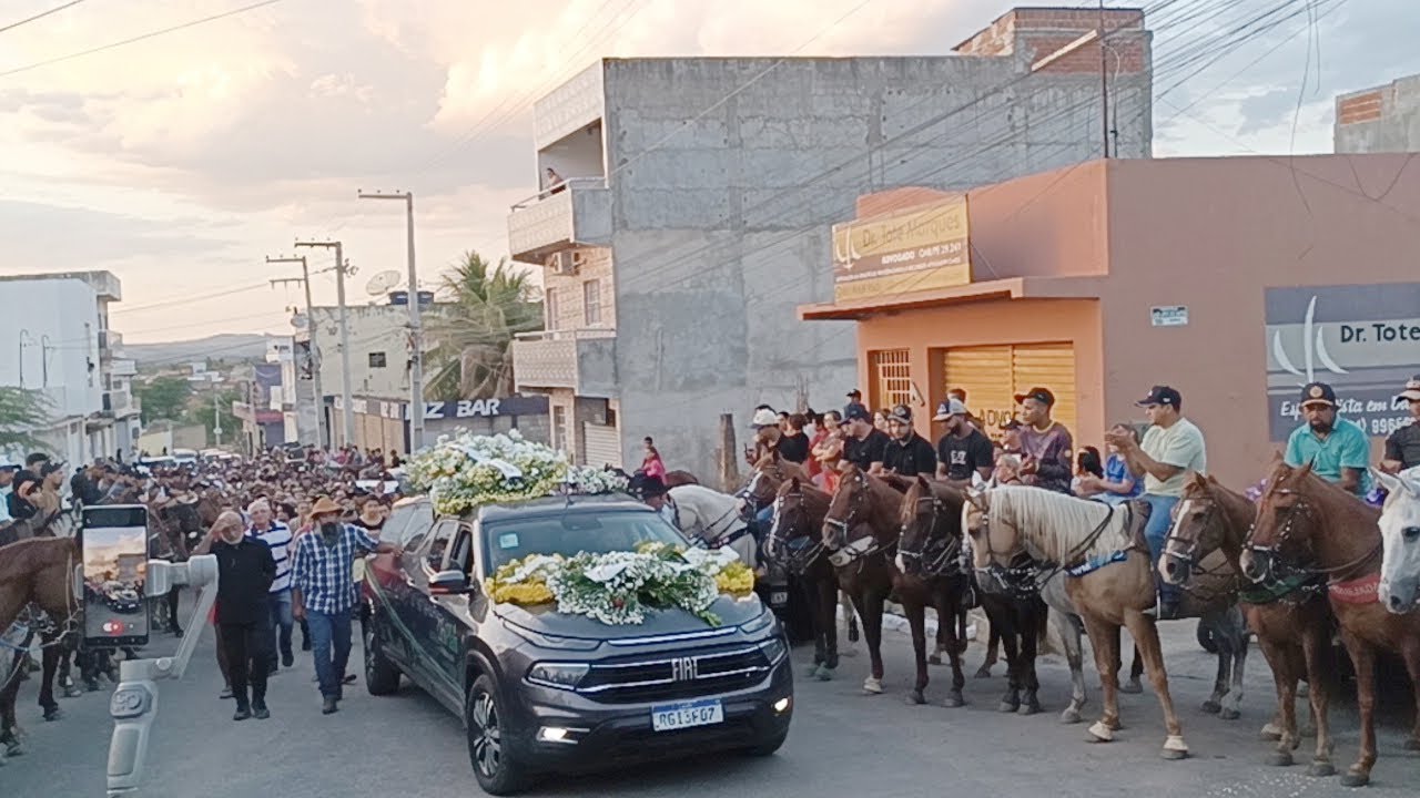 Cortejo fúnebre do saudoso poeta Dudu Morais.