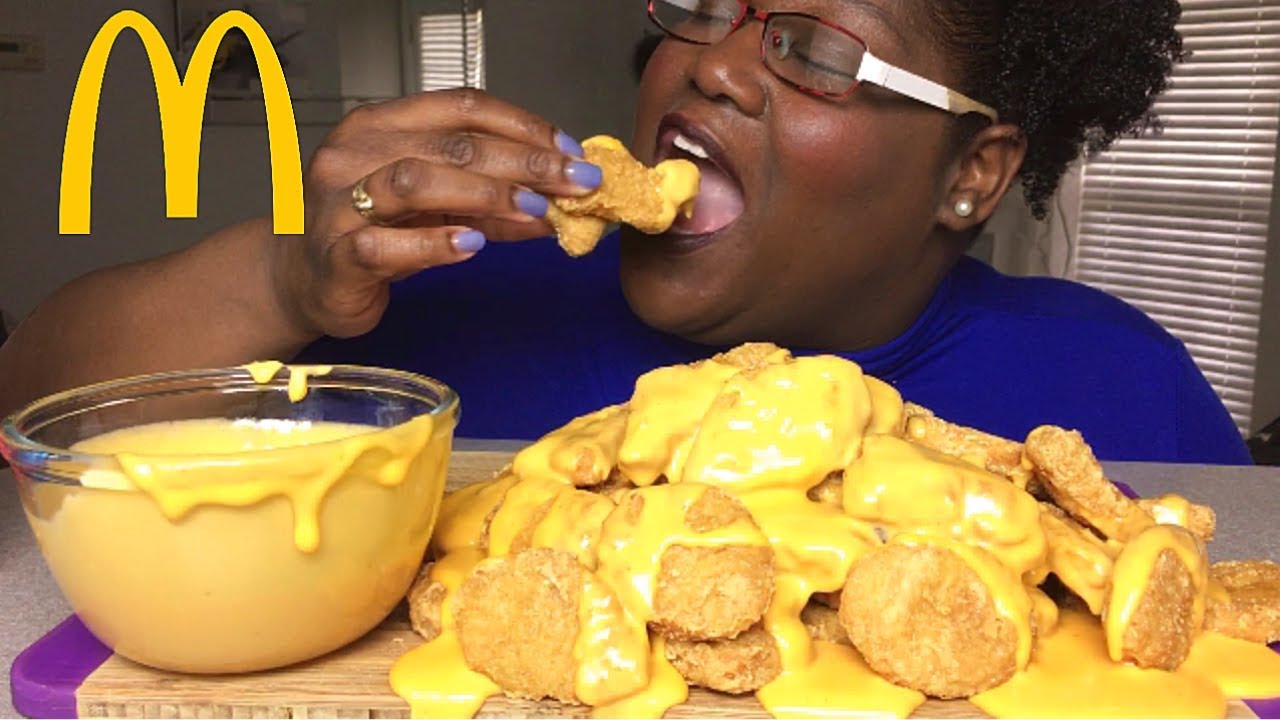 CHEESY 50 PIECES  MCDONALDS CHICKEN NUGGETS 먹방 MUKBANG 맥도날드 치킨 너겟