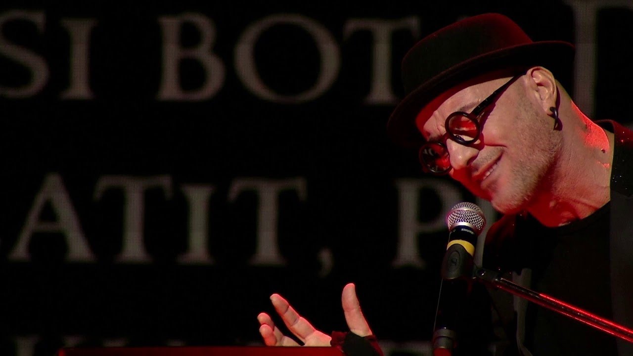 ROBERT ALIAJ DRAGOT - AH KU ME HODHI ZOTI ( Kenga Magjike 2018 )