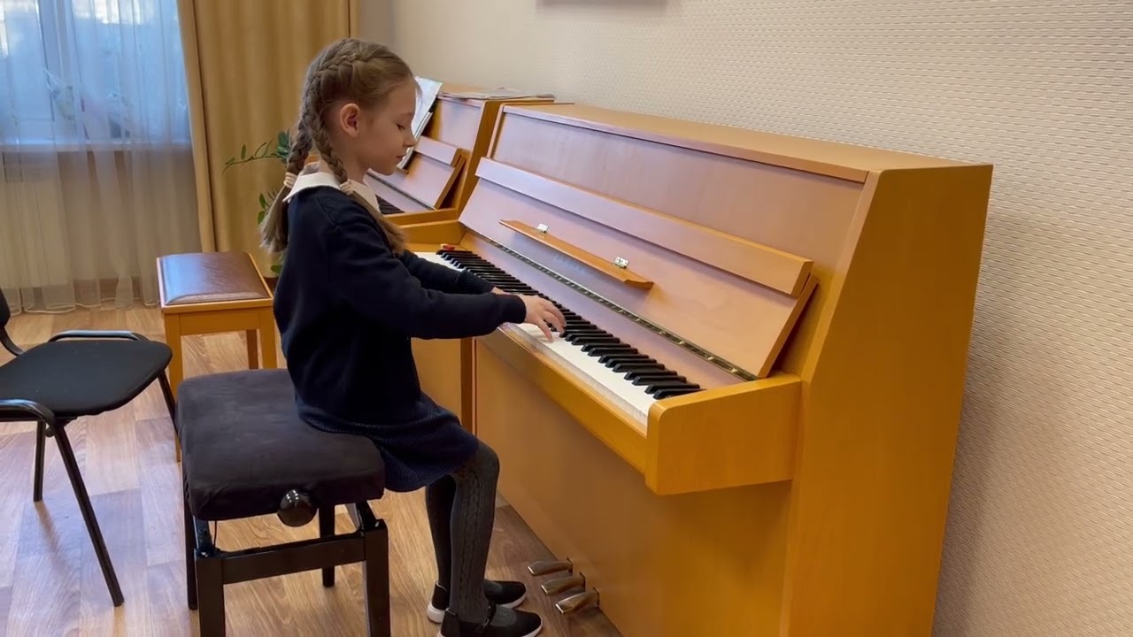 В. Гиллок На катке. Исп. Сухоносова Надежда 2 Кл, 8 лет