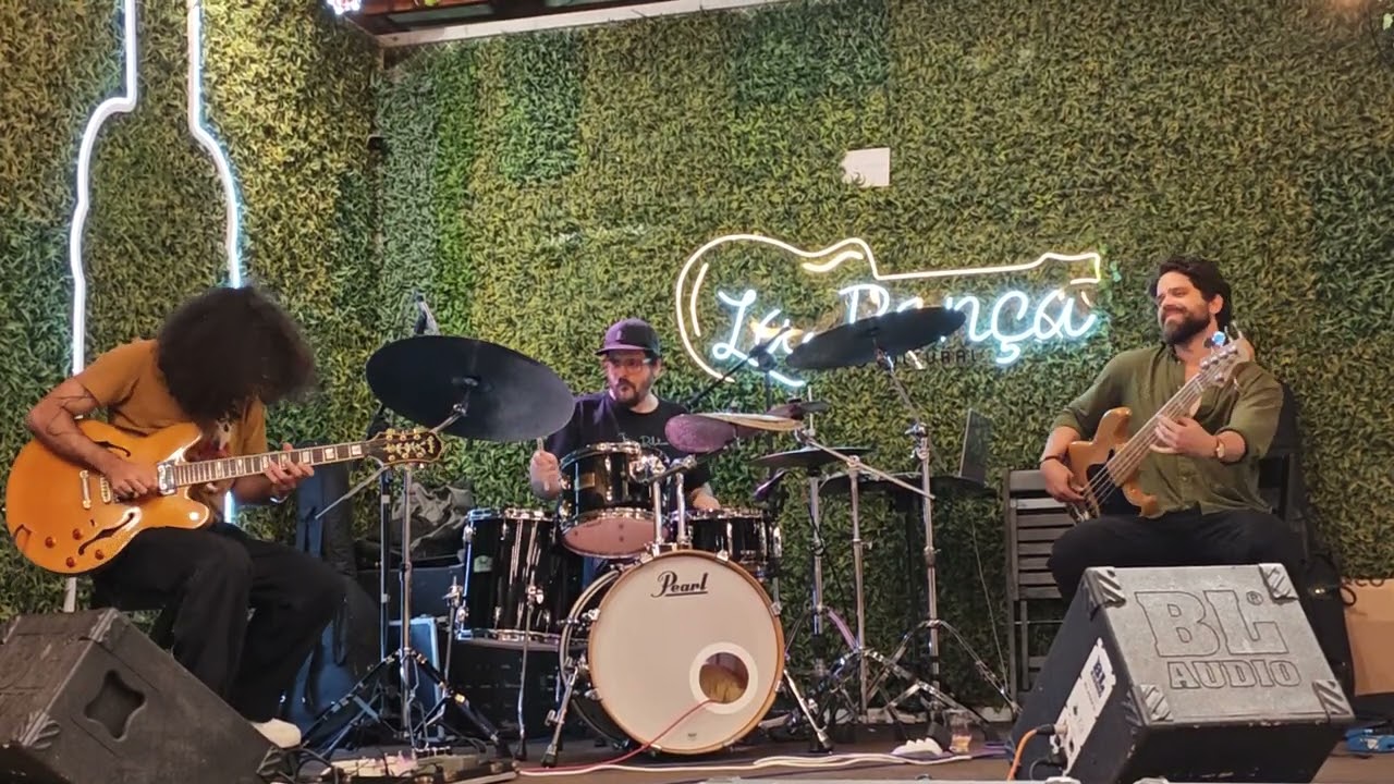 Instrumental (Beto Martins + Tarcísio Santos + Filipe Moreno)