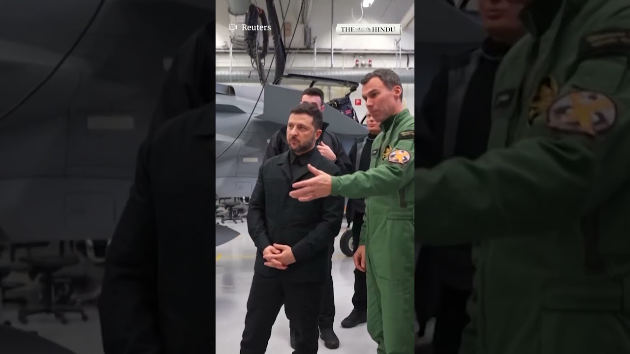Zelenskyy sees Gripen jets in action in Sweden