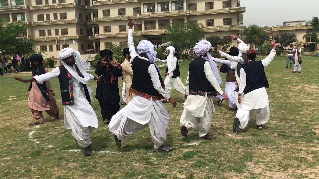 baloch students council ISRA university islmabad performing balochi chaap