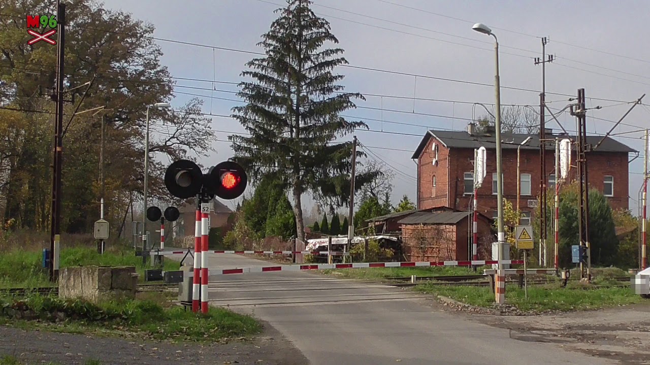 Przejazd kolejowy Henryków (PL) - 7.11.2020 / Železniční přejezd / Railroad crossing