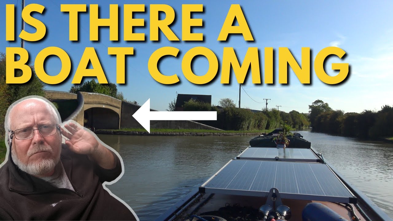 Узкая лодка из ниоткуда — без гудка | Много шлюзов | Эпичные кадры с дрона | Видеоблог 99