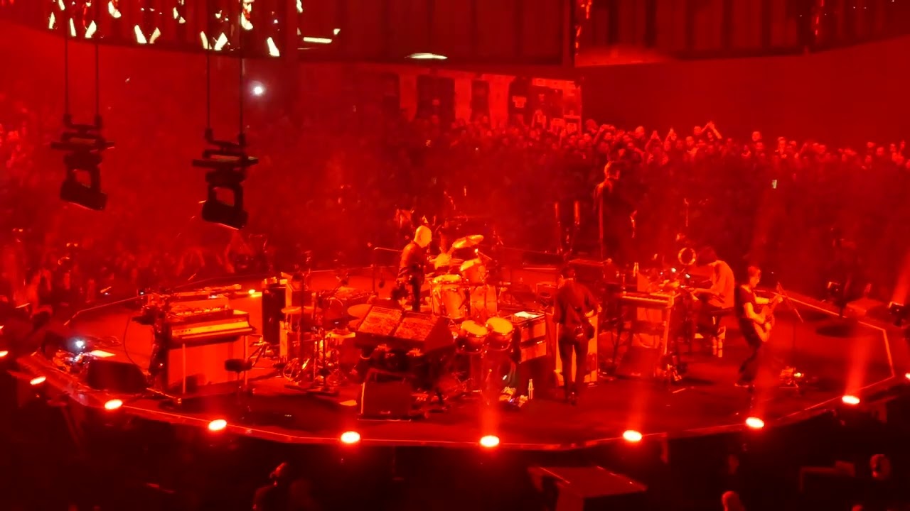 Radiohead  - Karma Police (great audience) live @ Unipol Arena Bologna - 17-11-2025