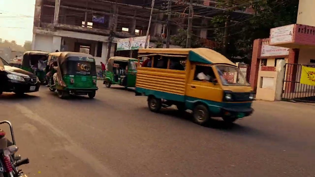 বিকেল নামলেই শহরটা অন্যরকম লাগে। একটি হাঁটা, হাজারো অনুভূতি।