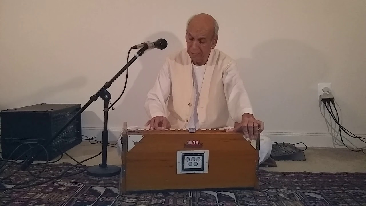 Zad ze be rahmi -Old Afghan Song performed by Wali Raoufi