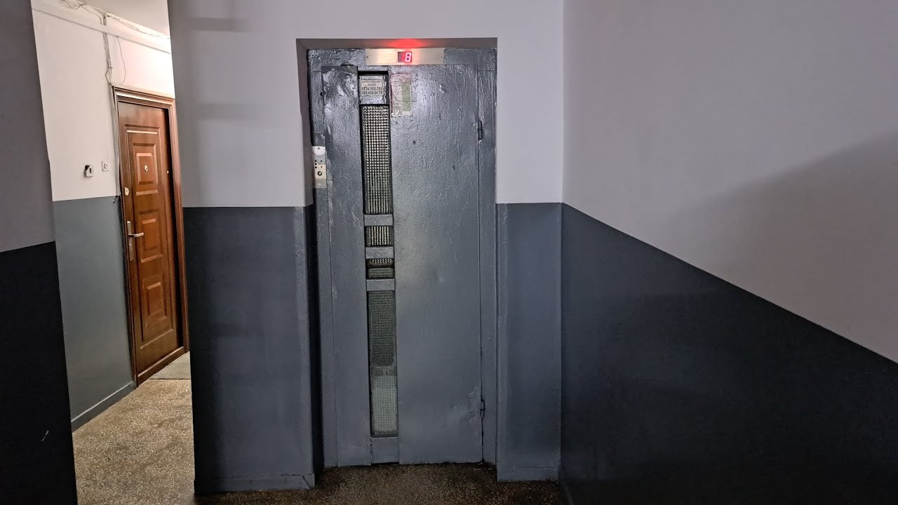 Old IFMA traction elevator (mod. RomService) @ Șos. Sălaj 265, bl.2B, Sălaj, Bucharest, RO