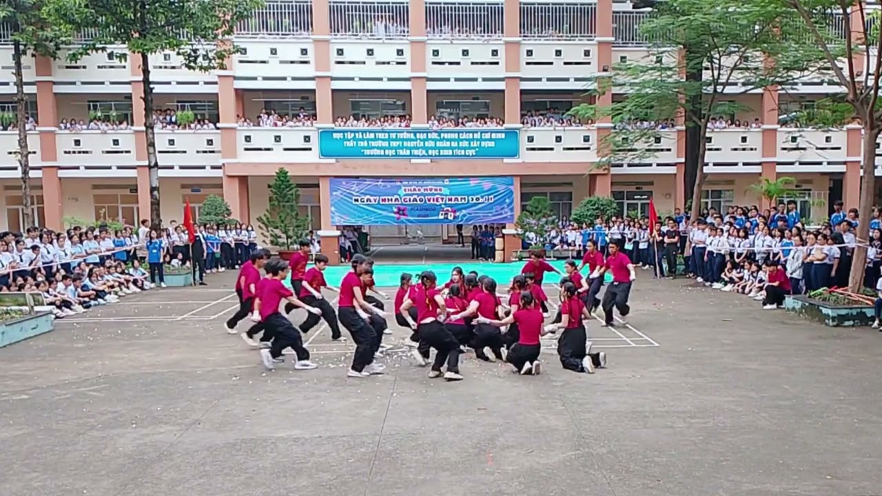 11A3 - THPT Nguyễn Hữu Huân