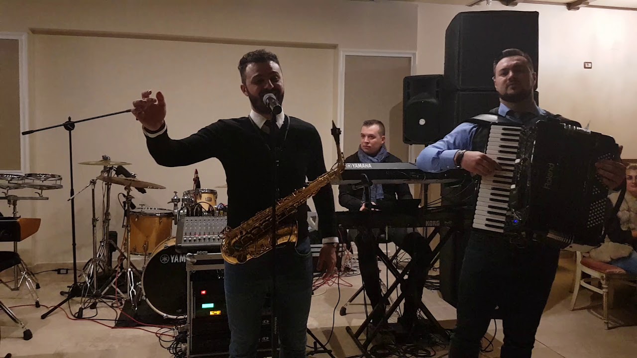 Gabi Iorga-Sax.si Voce,Dema-Acordeon,Raul-Orga si Mugur-Tobe