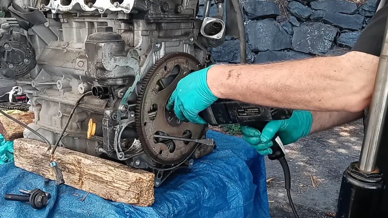 Ecotec 2.2 engine teardown removing the head and the oil pan