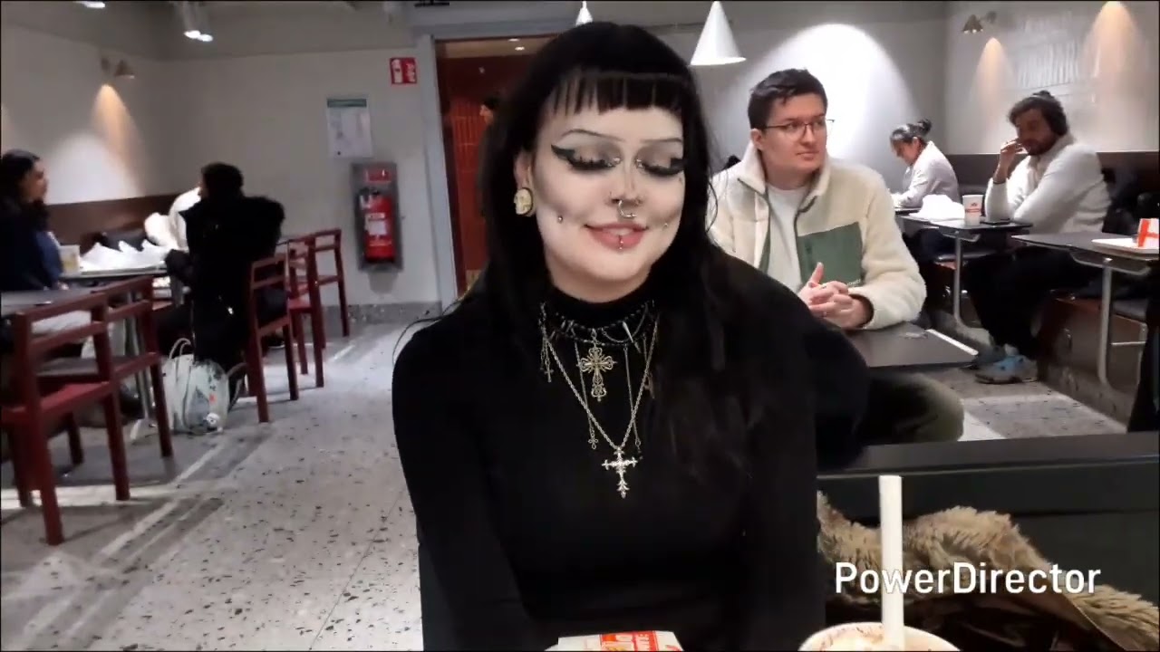 Vlogg-Kul dag ute på stan med min kontaktperson Elin. 