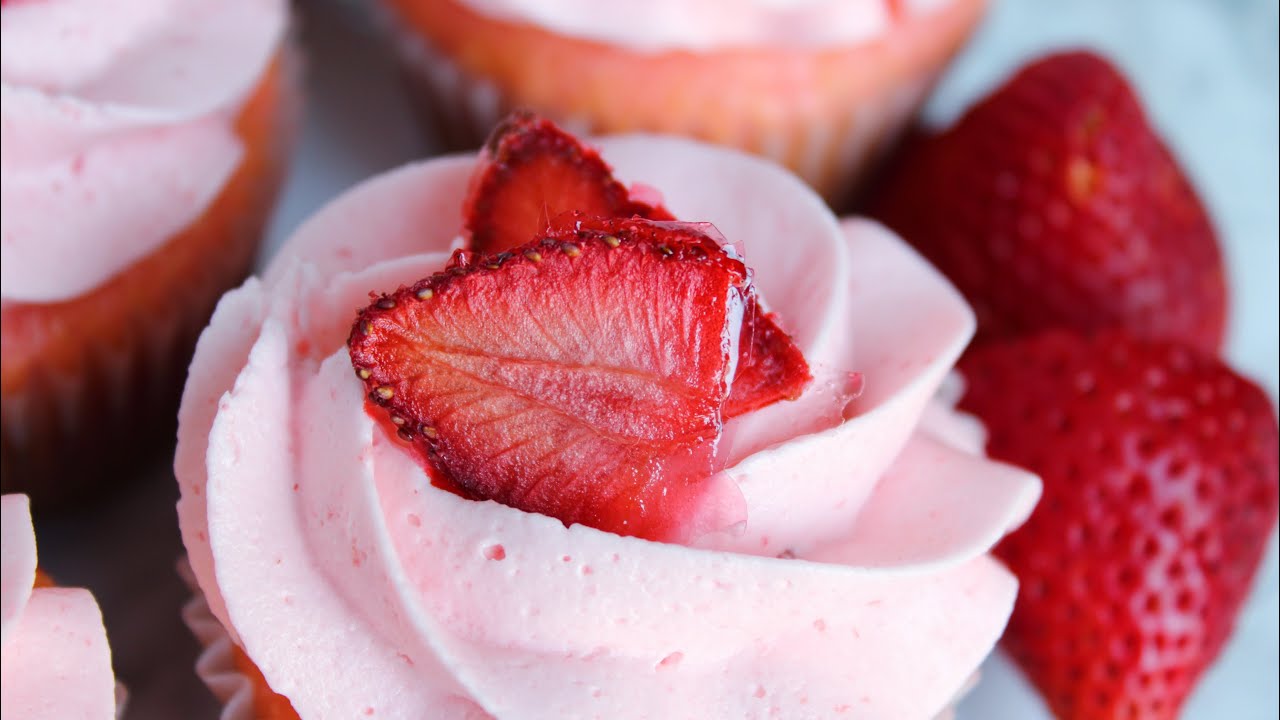 Candied strawberries recipe tutorial