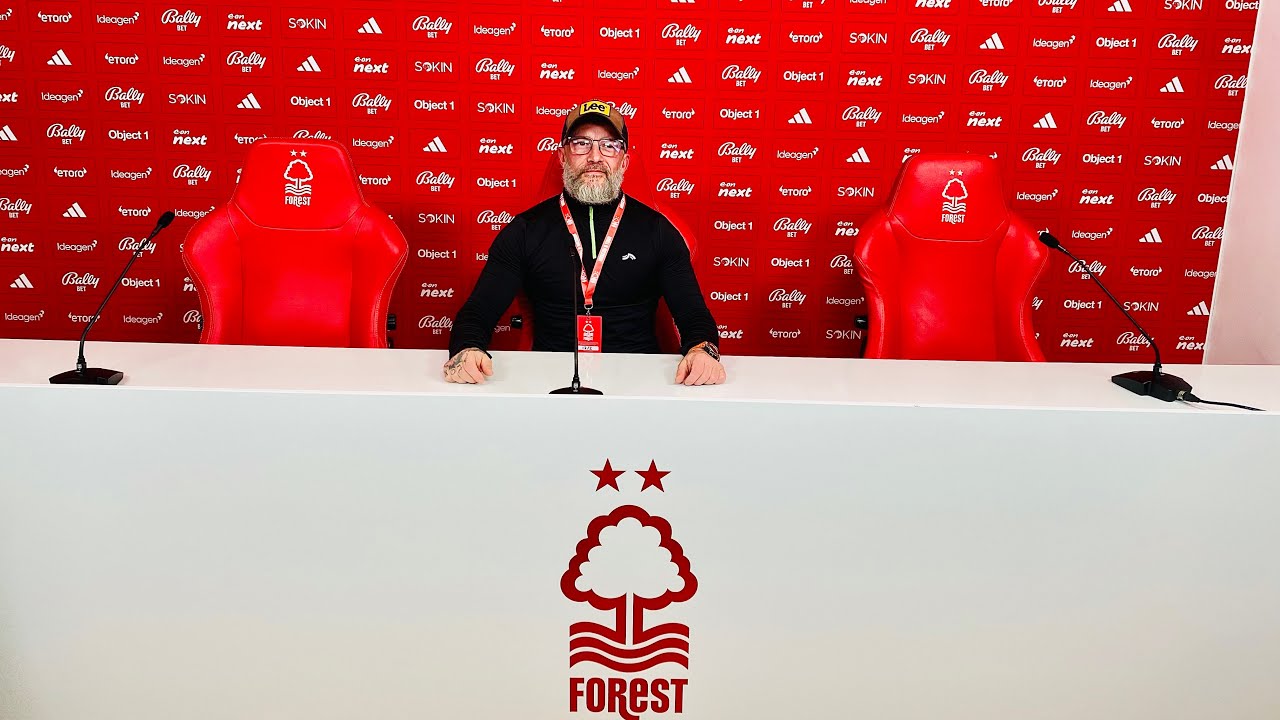 Stadion Forest F.C ma charakter i najlepszych kibiców w Premier league ale mógł by być większy.