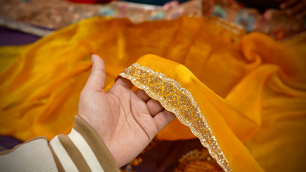 मिलिये चाँदनी चौक के होलसेलर से सिर्फ़ ₹200 से साड़ी शुरू। Wholesale Saree Shop in Chandni Chowk  