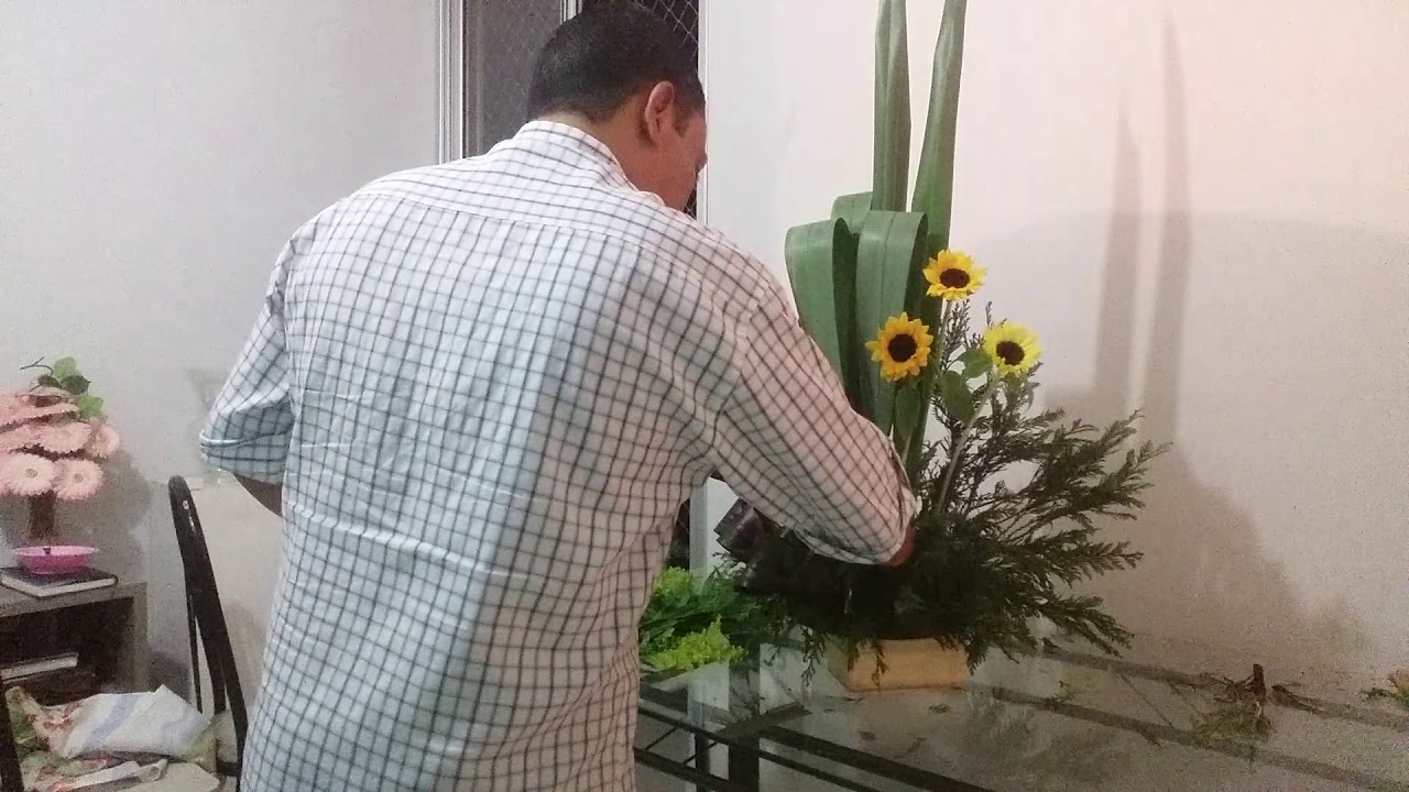 Como fazer um arranjo frontal com Girassol