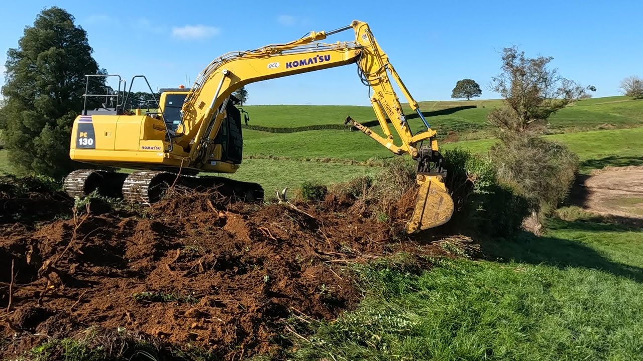 The Diggers Arrived, Ripping More Hedges Out For A Big Project Coming Soon!
