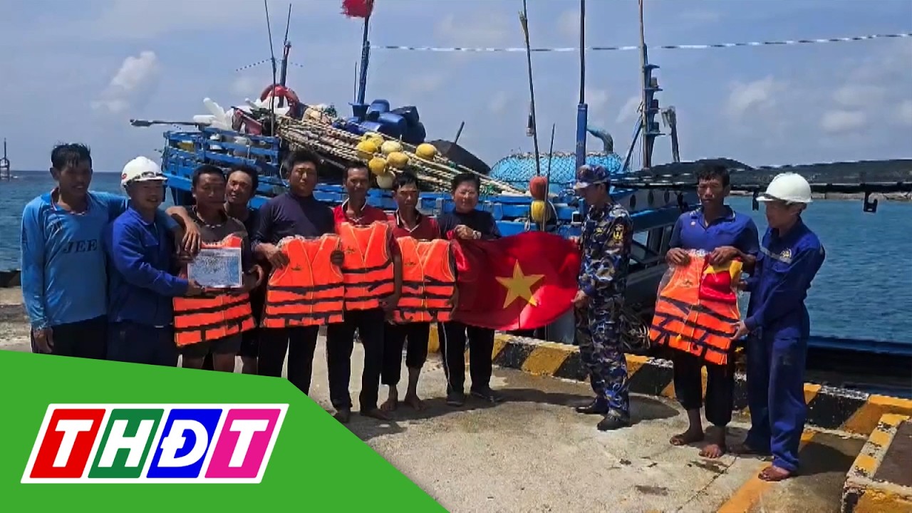 Sửa chữa thành công tàu cá gặp sự cố trên biển | THDT