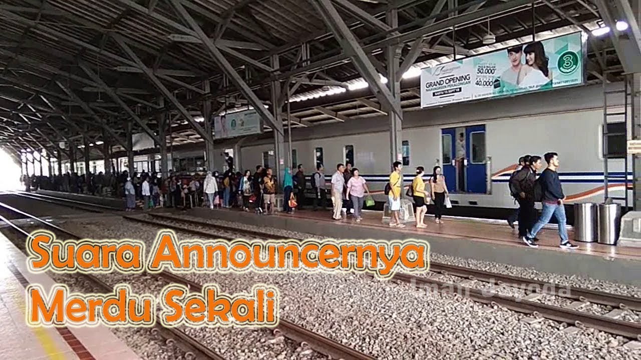 Kereta Api Kaligung Datang dan Berangkat dari Stasiun Pekalongan