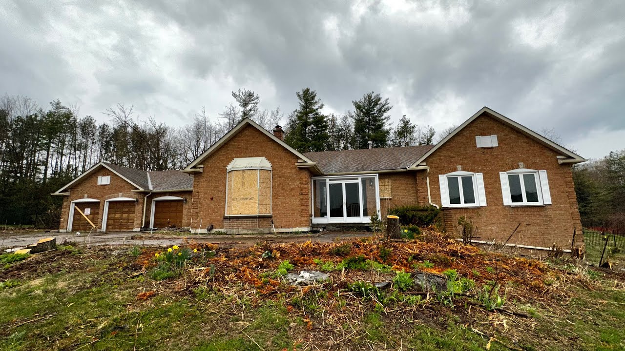 Millionaires Custom ABANDONED 1990’s Party Mansion Forgotten In The Woods