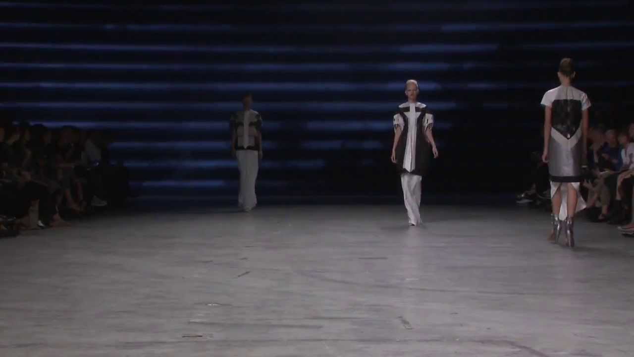 RICK OWENS ' NASKA ' SPRING / SUMMER 2012 WOMENS