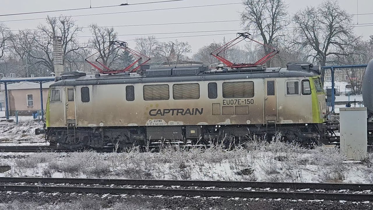 Ciężki rozruch Siódemki EU07-150 Captrain z cysternamj wyjazd z Mogilna w kierunku Inowrocławia