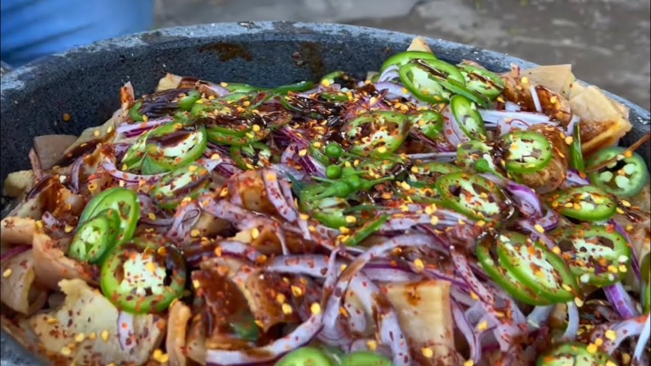 El mejor chilorio que van a probar y un molcajete de cueritos pa la banda