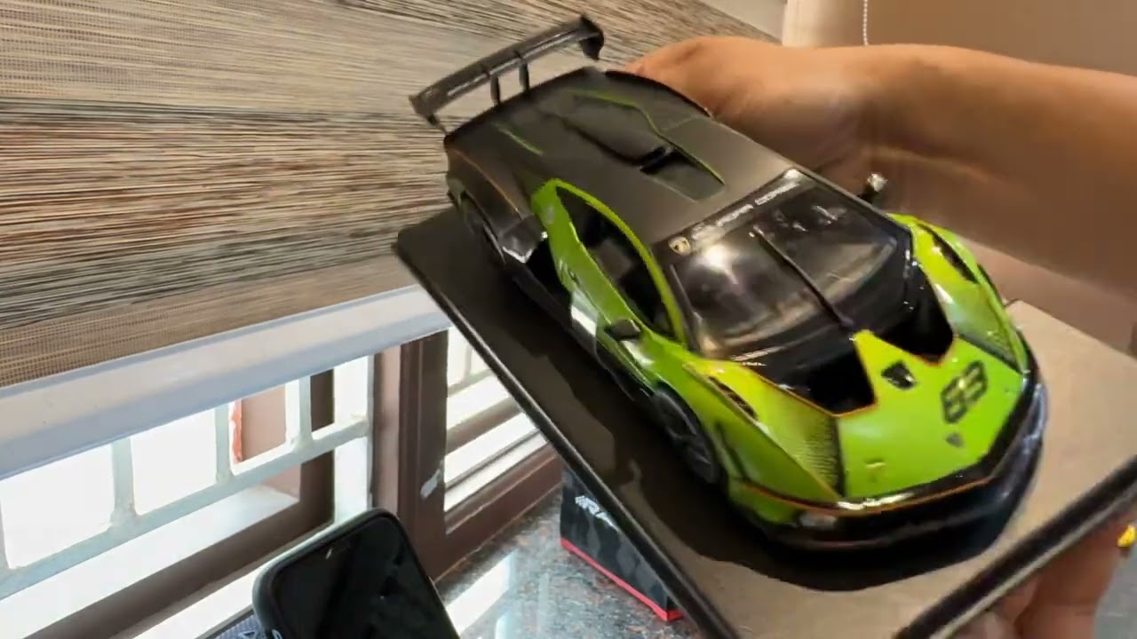 Unboxing Bburago Lamborghini Essenza SCV12 1:24 Diecast model