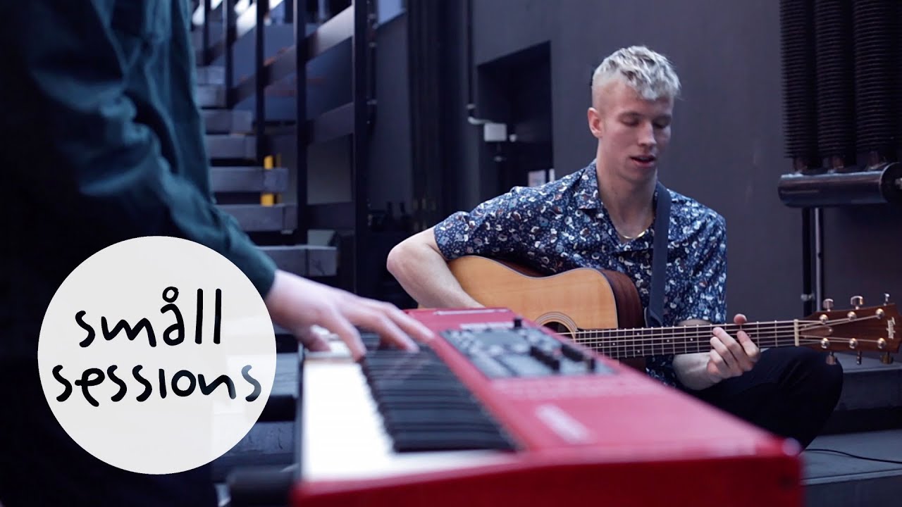 Auður - South America (acoustic) | Småll Sessions