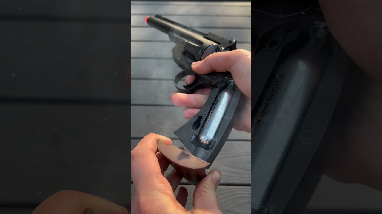 Super cool Airsoft revolver 
