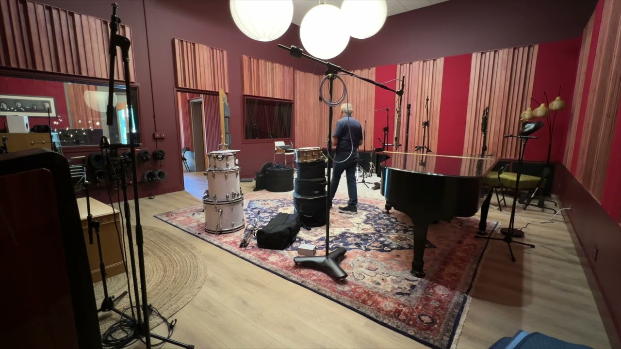 Tour Octave Studio's Tracking Room