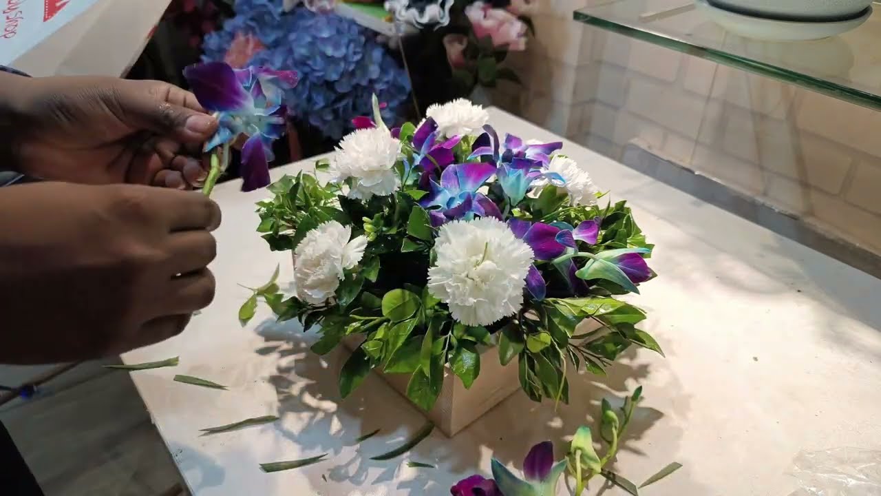 table flower arrangement