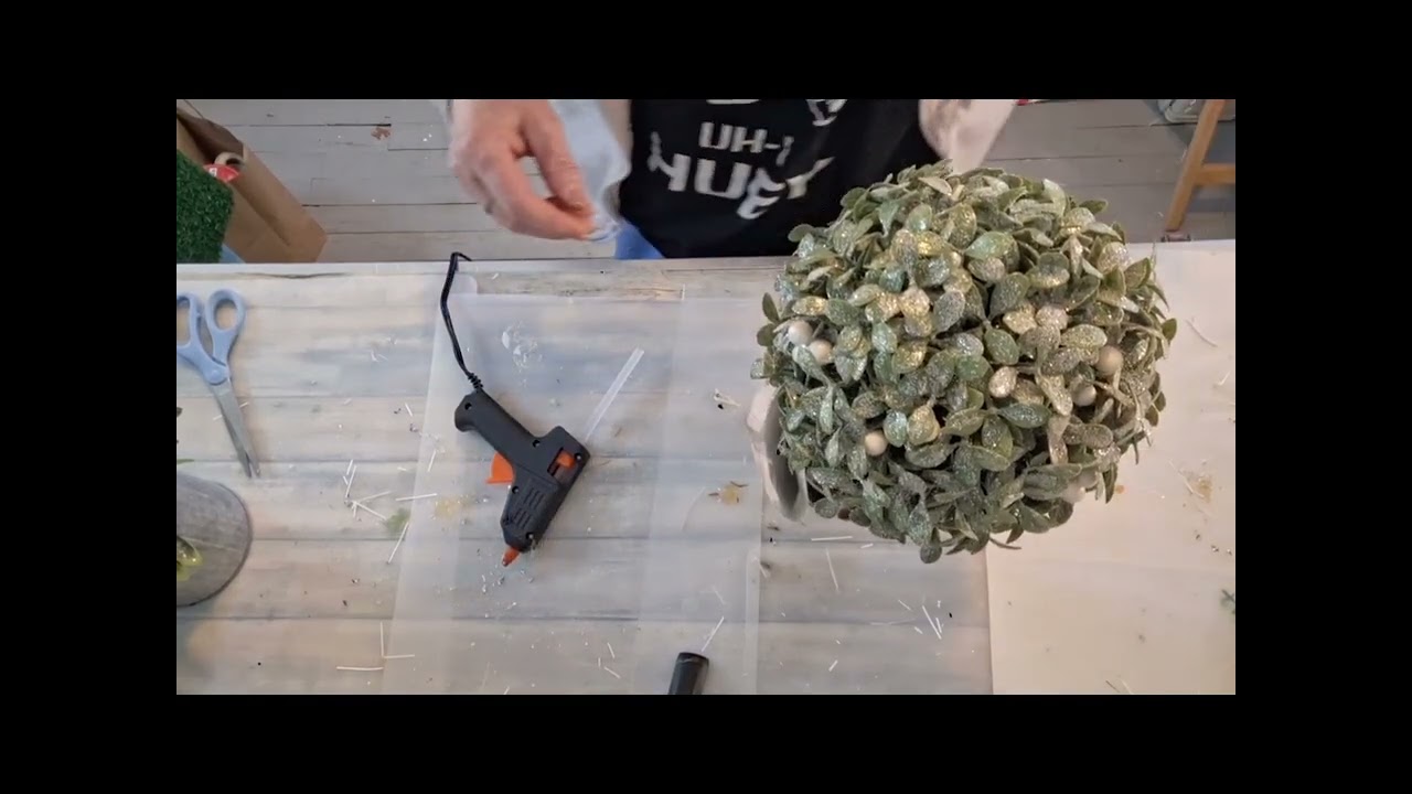 ANGEL WING TOPIARIES!!! DOLLAR TREE ITEMS!!!