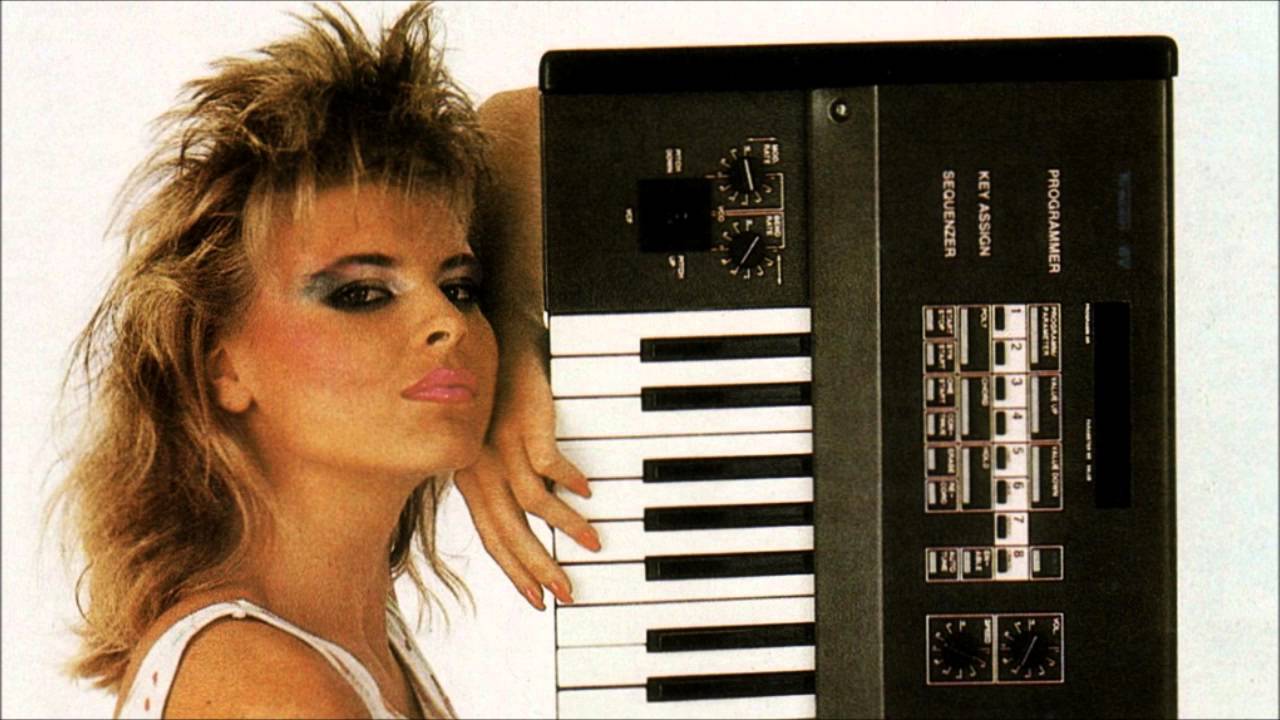 Droid Bishop - To Love A Synthwaver