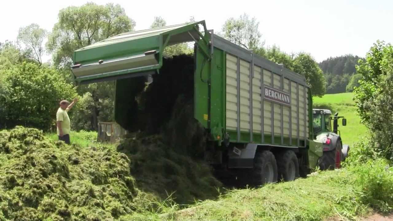 Grasernte 2012   Fendt 930 Vario mit Bergmann Shuttle [HD]