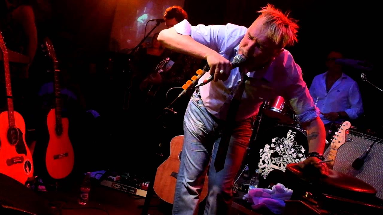 Гарик Сукачев и Неприкасаемые - Твой зеленый педикюр (live at 16 Тонн, 30.11.2013)