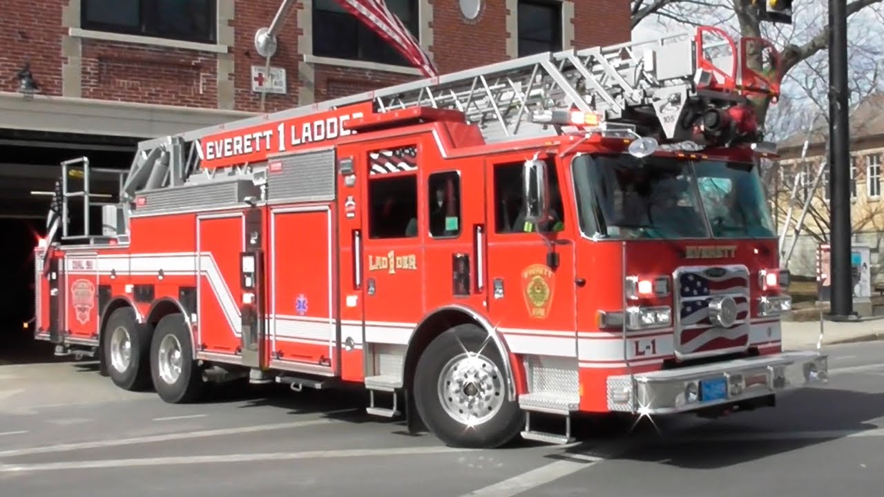 *Full House Response* Everett, MA Fire Department Engine 1, Ladder 1, & Car 2 Responding